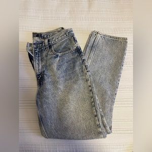 A&F Lightwash Mom Jeans